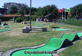 Aciviteit: minigolf in Cadzand